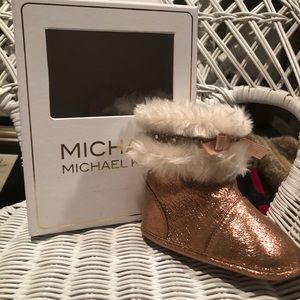 Micheal Kors infant boot